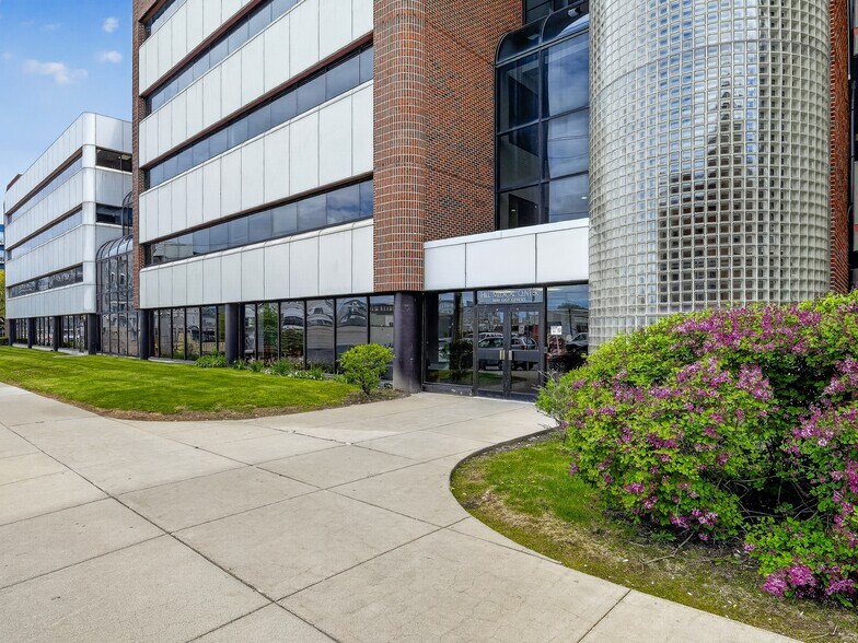 More Photos Of 1000 E Genesee St, Syracuse Medical For Lease