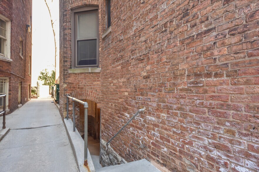 More Photos Of 1816 E Kane Pl, Milwaukee Apartments For Sale