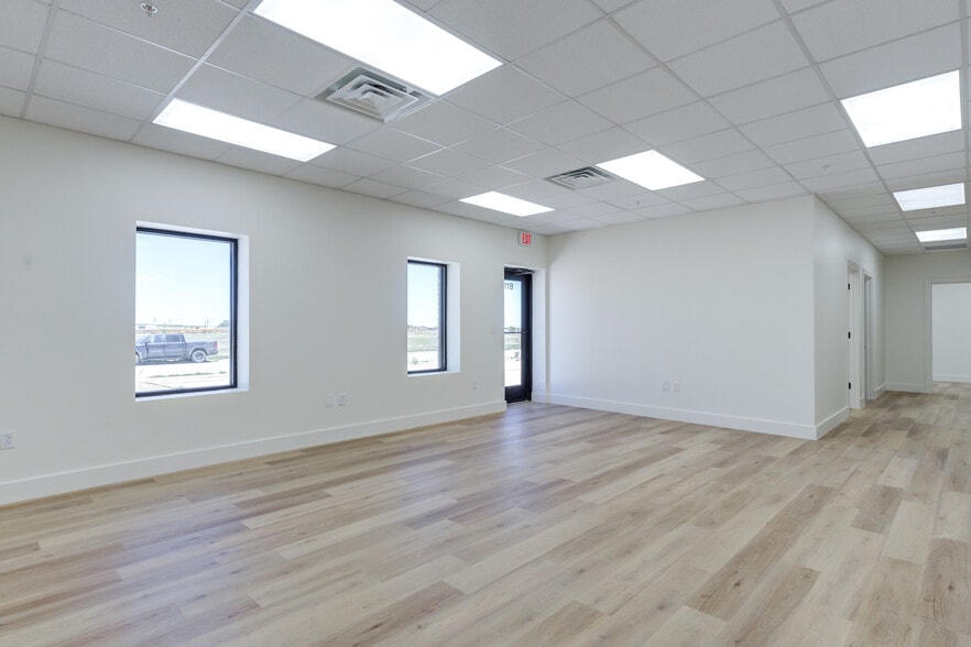 More Photos Of 8111 Patel Dr, Wolfforth Distribution For Sale