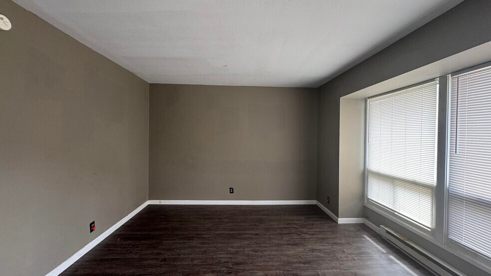 More Photos Of 511 S Rawlings St, Carbondale Apartments For Sale