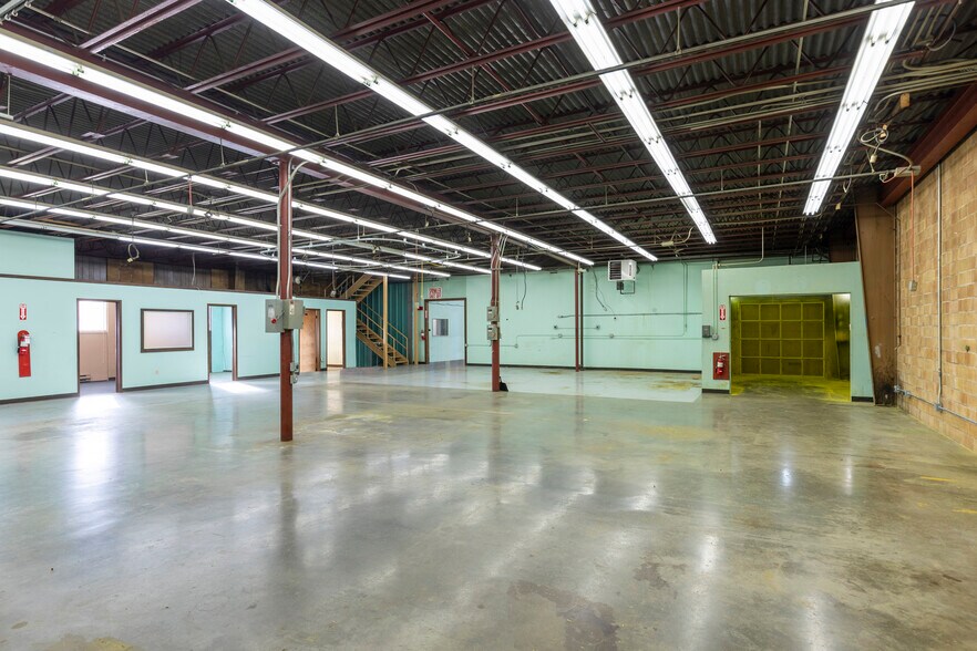More Photos Of 4400 24th Ave W, Seattle Manufacturing For Sale