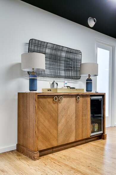 More Photos Of 423-441 NW 23rd St, Oklahoma City Movie Theatre For Lease