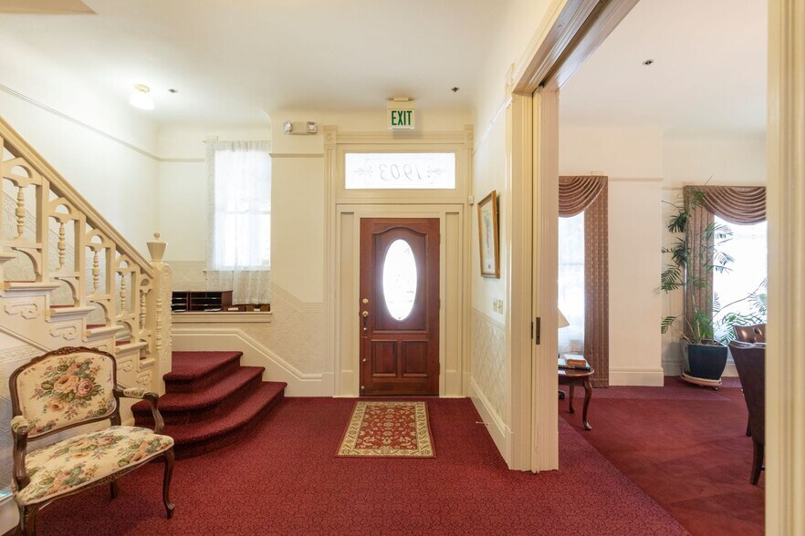 More Photos Of 1903 21st St, Sacramento Office Residential For Lease