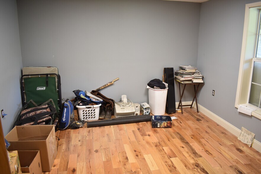 More Photos Of 135 Howard Rd, Fulton Industrial For Sale