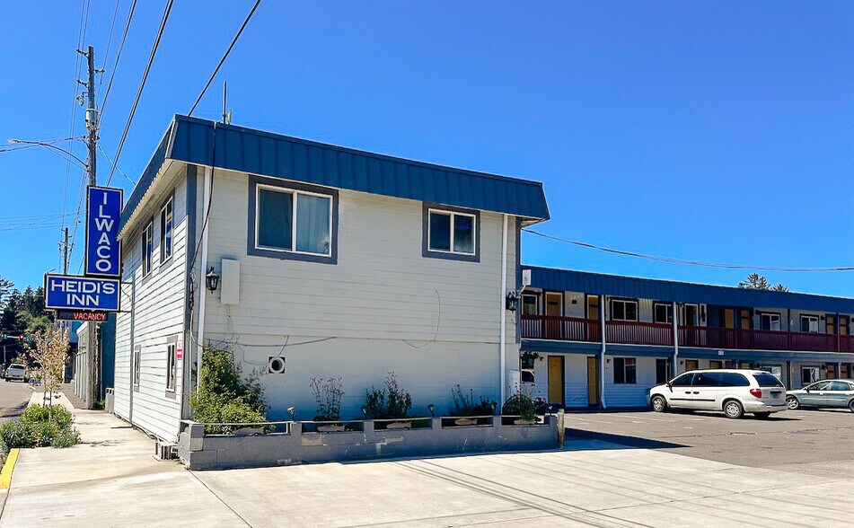 More Photos Of 126 Spruce St E, Ilwaco Hospitality For Sale