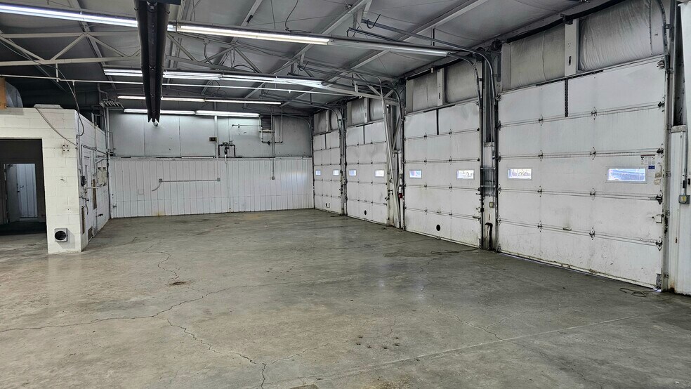 More Photos Of 1120 Old State Route 74, Batavia Auto Repair For Lease