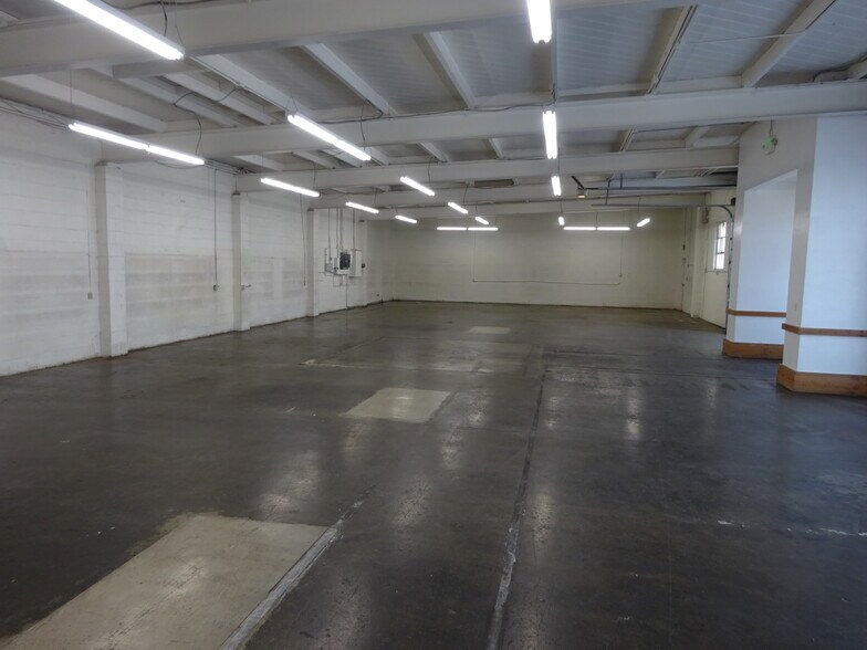 More Photos Of 2230 16th St, Sacramento Freestanding For Lease