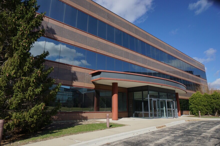 More Photos Of D Overlook Point, Lincolnshire Industrial For Lease