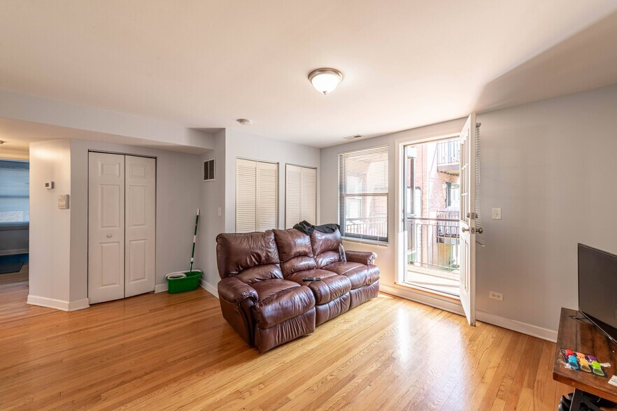 More Photos Of 7314-7322 N Winchester Ave, Chicago Apartments For Sale