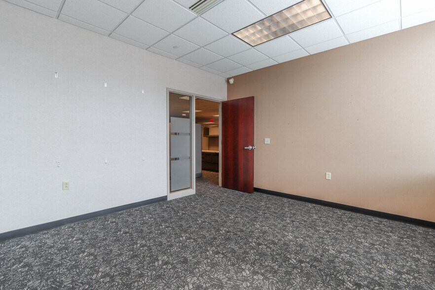 More Photos Of 11 Scott St, Wausau Office For Lease