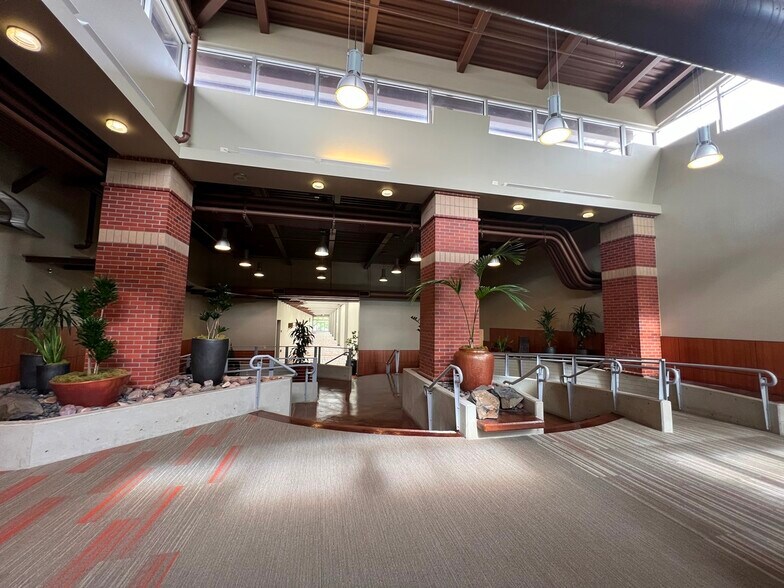 More Photos Of 4600 25th Ave NE, Salem Office For Lease