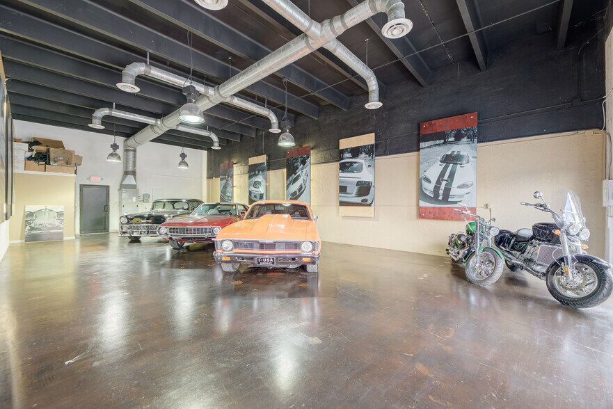 More Photos Of 2409 SW 59th Ter, West Park Auto Dealership For Sale