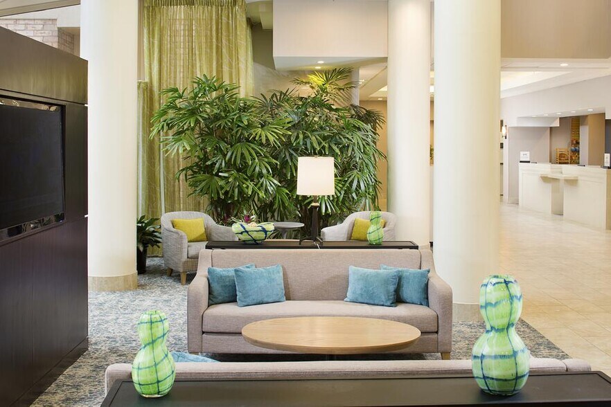 More Photos Of 6120 Peachtree Dunwoody Rd, Atlanta Hotel For Sale