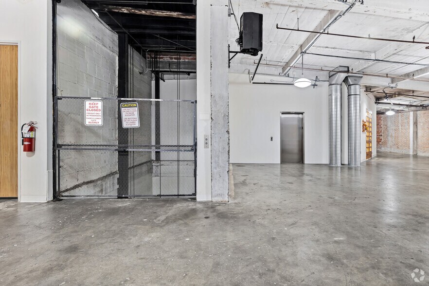 More Photos Of 1113 Vine St, Houston Loft Creative Space For Lease