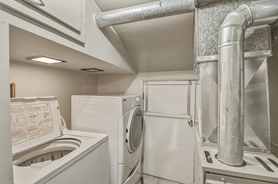 More Photos Of 3450 Mid Valley Dr, De Pere Flex For Sale