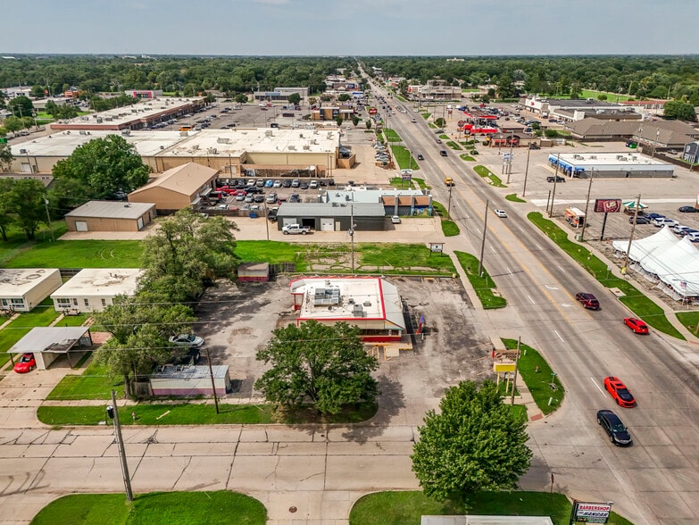 More Photos Of 503 N West St, Wichita Fast Food For Sale