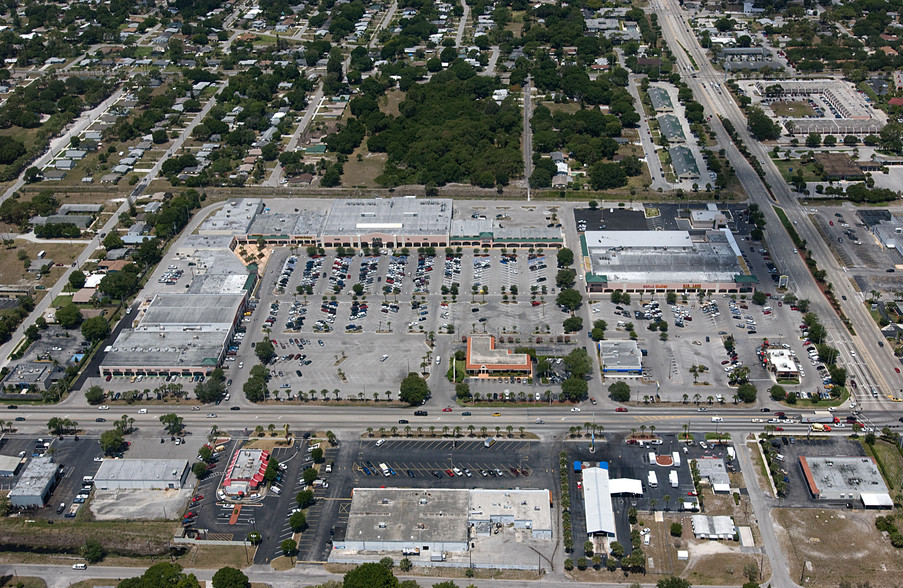 Primary Photo Of 2517 S US Highway 1, Fort Pierce Unknown For Lease