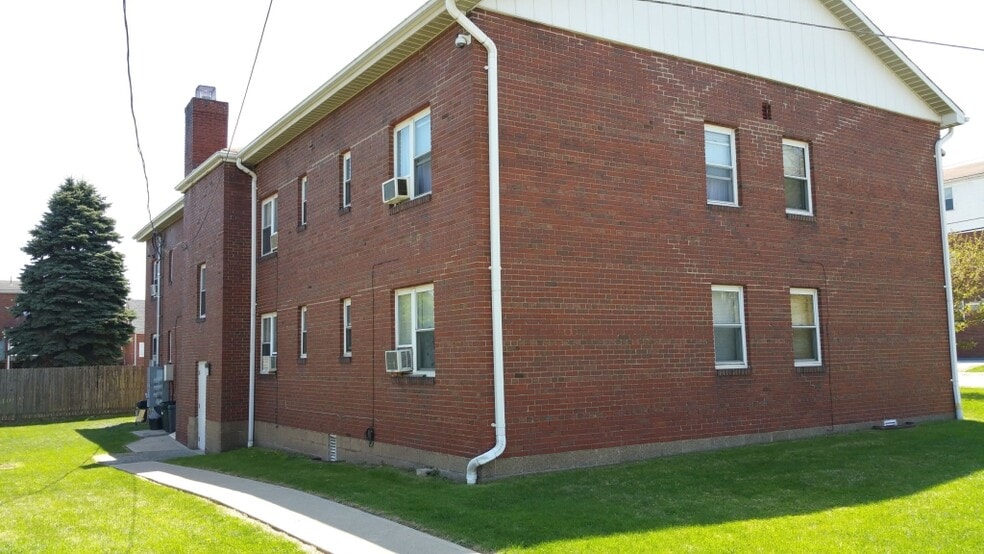 More Photos Of 1110 Overland Ave, Duquesne Multifamily For Sale