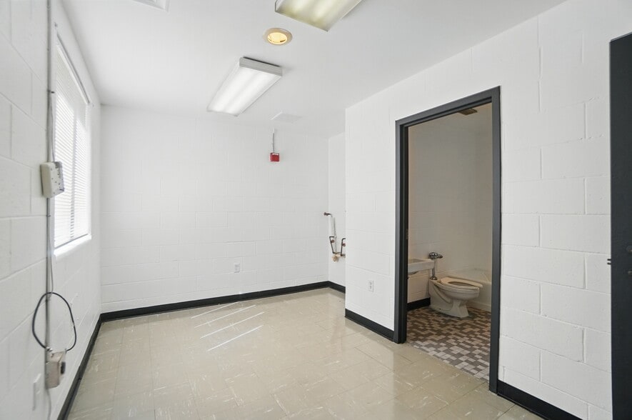 More Photos Of 1708 Baymiller St, Cincinnati Religious Facility For Sale