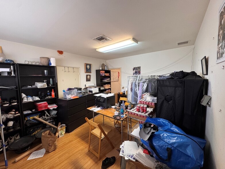 More Photos Of 12913 S Broadway, Los Angeles Manufacturing For Sale