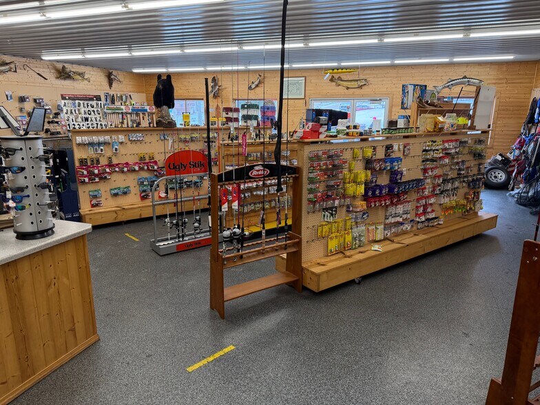 More Photos Of 516 Crystal Ave, Crystal Falls General Retail For Sale