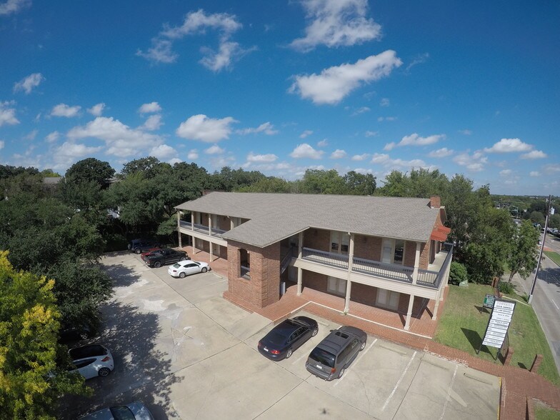 More Photos Of 303 N Carroll Blvd, Denton Office For Lease