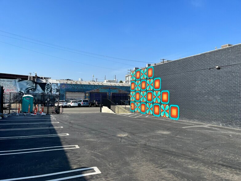 More Photos Of 900 E 4th St, Los Angeles Research And Development For Lease