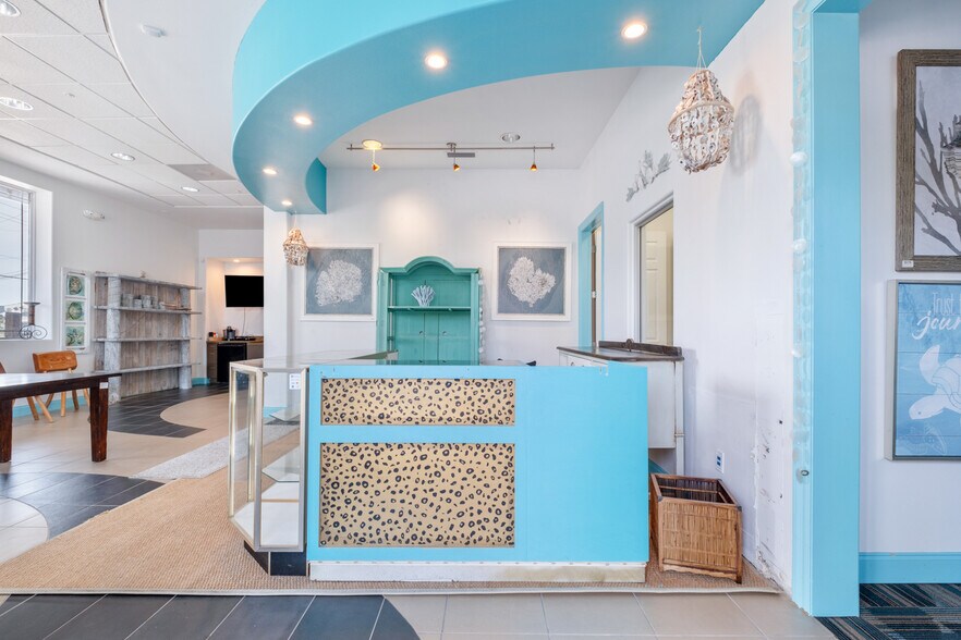 More Photos Of 503A Harbor Blvd, Destin Flex For Lease