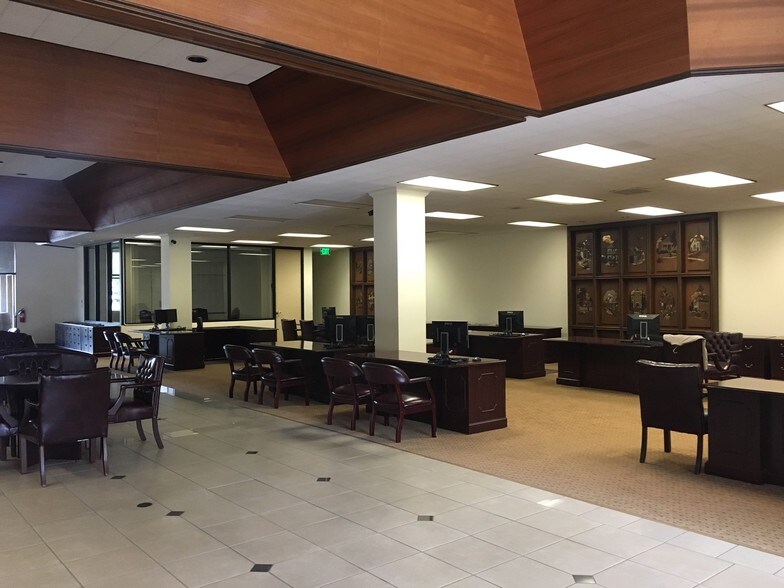 More Photos Of 235-255 W Mission Blvd, Pomona Office For Lease