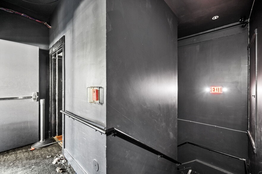 More Photos Of 1000 J St, Sacramento Storefront For Lease