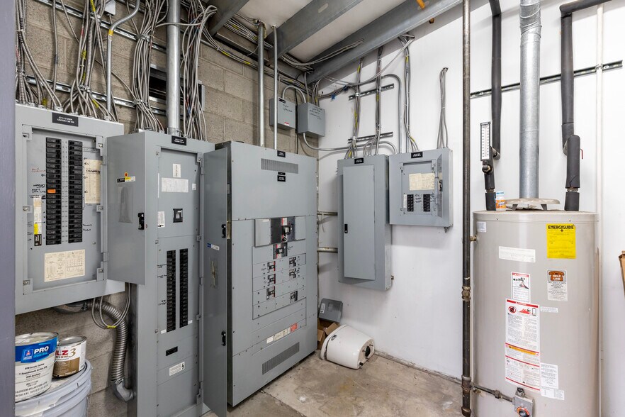 More Photos Of 200 Riverview Dr, Monessen Manufacturing For Lease