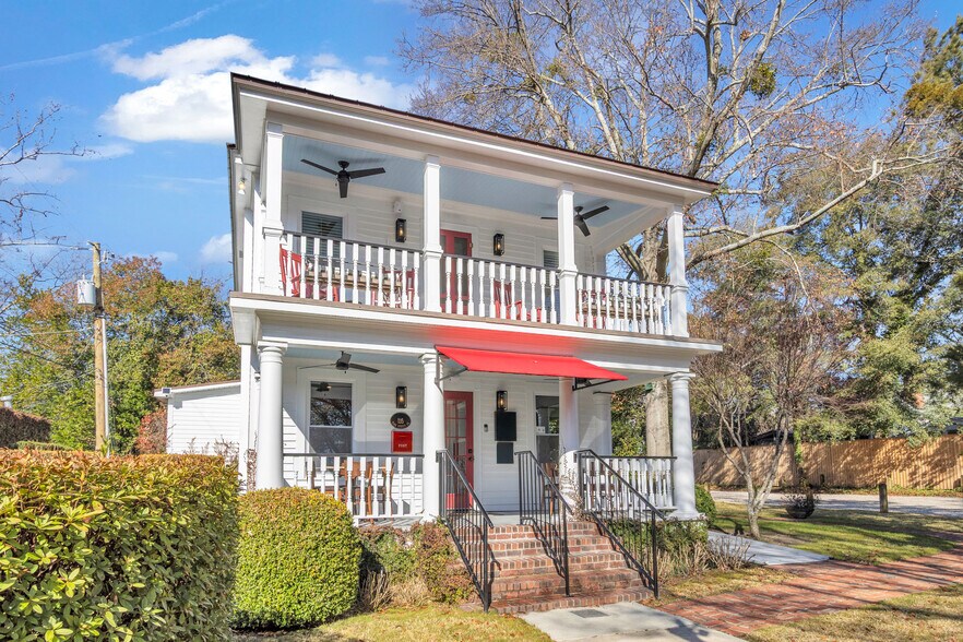 More Photos Of 135 York St SE, Aiken Restaurant For Lease