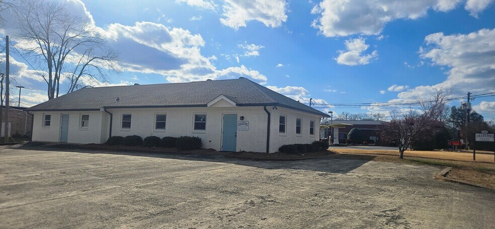 Primary Photo Of 126 E Fairmount Ave, Cedartown Office Residential For Sale