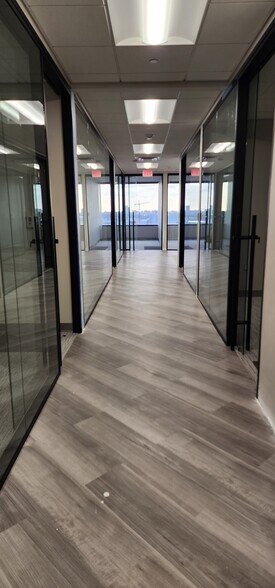 More Photos Of 2 S Biscayne Blvd, Miami Office Residential For Lease