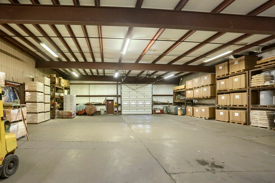More Photos Of 5811 Four Point Rd, Bethel Flex For Lease