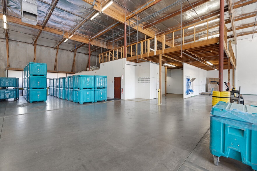 More Photos Of 2465 S Industrial Park Ave, Tempe Warehouse For Lease