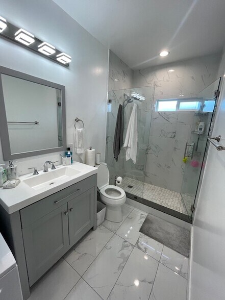 More Photos Of 10802 Crockett St, Sun Valley Apartments For Sale