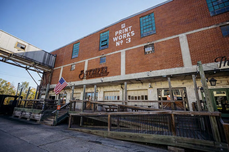 More Photos Of 250 Mill St, Taylors Restaurant For Lease
