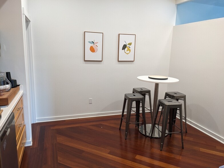 More Photos Of 77 Front St, Danville Medical For Lease