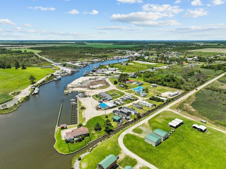 More Photos Of 219 Hill St, Engelhard Marina For Sale