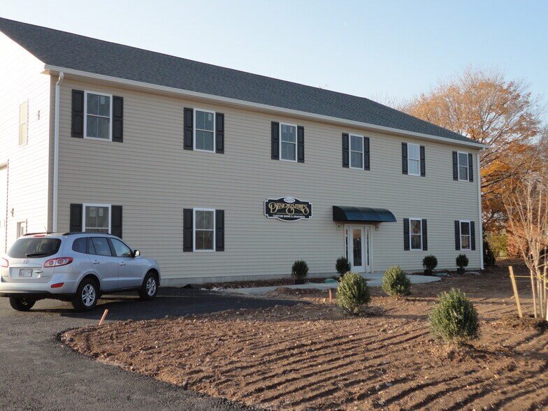 More Photos Of 6008 Fair Oaks Dr, Frederick Showroom For Lease