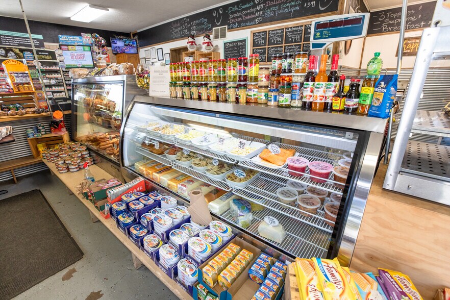 More Photos Of 8995 S US Highway 35, Monterey General Retail For Sale