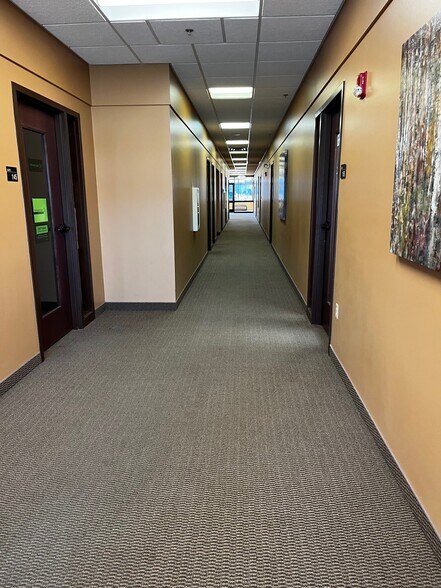 More Photos Of 2001 Second St SW, Rochester Office For Lease