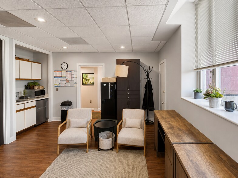 More Photos Of 2501 N Glebe Rd, Arlington Medical For Sale