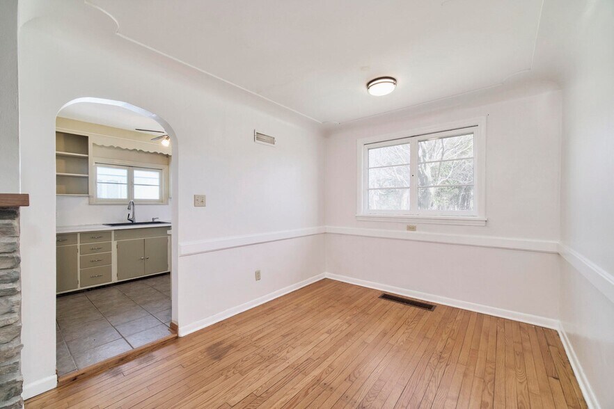 More Photos Of 4990 Main St, Onekama Freestanding For Sale