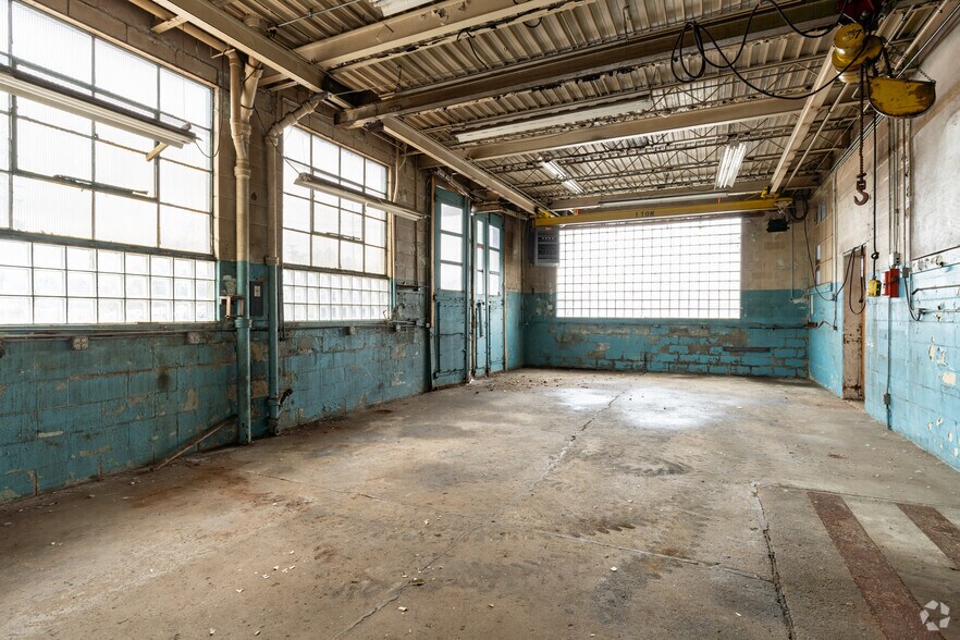 More Photos Of 1716 S Jefferson Ave, Saginaw Warehouse For Sale