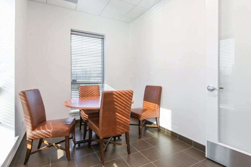 More Photos Of 17650 66A Ave, Surrey Office For Lease