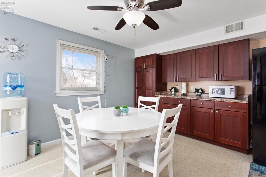 More Photos Of 5414 Homegardner Rd, Castalia Apartments For Sale