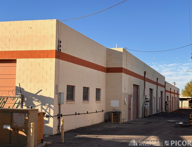 More Photos Of 2802 N El Burrito Ave, Tucson Light Manufacturing For Sale