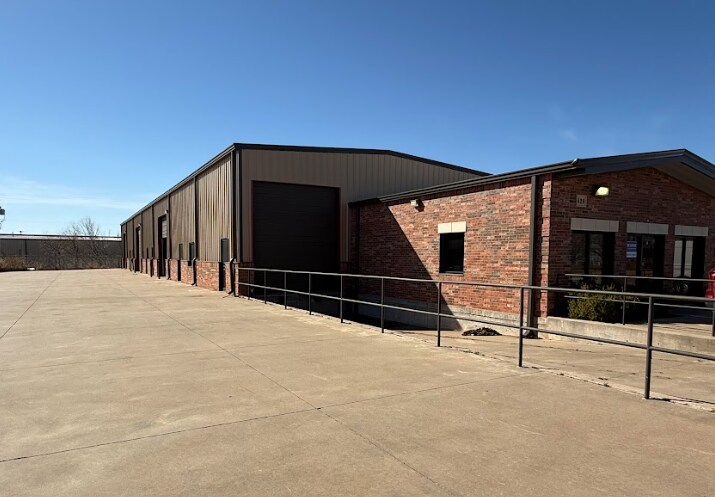 Primary Photo Of 420 NE 145th Pl, Edmond Light Distribution For Lease